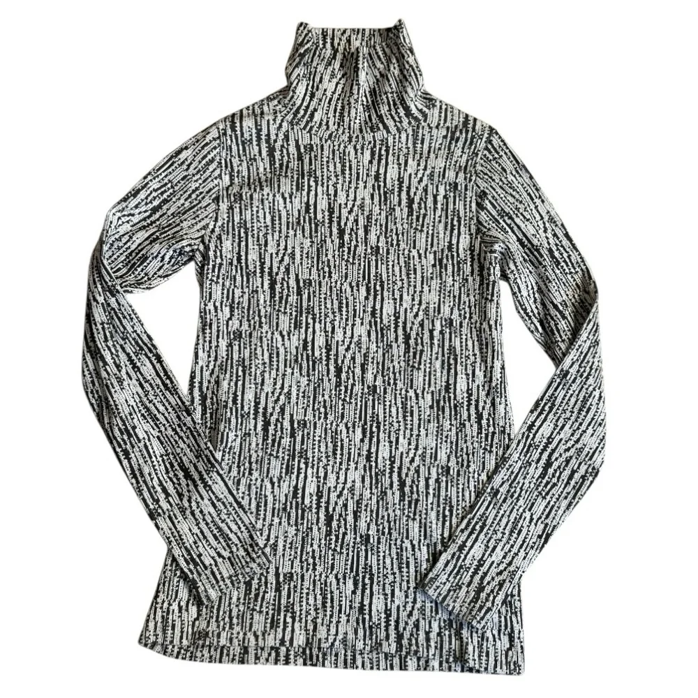 Athleta Flurry Elemental Turtleneck size M 983799